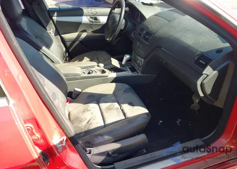 2008 Mercedes-Benz C 300 z USA, uszkodzony, nr VIN WDDGF81XX8F130115